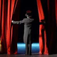 تئاتر خونگی با اعضای خونواده تون