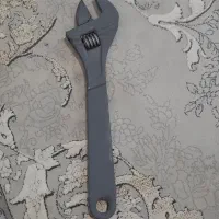 آچار فرانسه سایز ۱۰ قدیمی سالم‌ تمیز