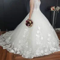 لباس عروس ،تور و تاج وشنل