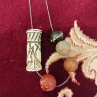 نشان و عقیق کهنه