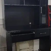 میز کامپیوتر و دکوری