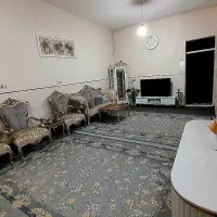 اجاره‌ی‌ آپارتمان‌ ۸۰‌ متری‌ در‌ ۱۴‌ متری‌ چمران‌