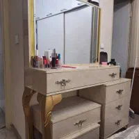 سرویس تختخواب میز توالت پاتختی در حد نو