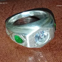 انگشتر سه جواهر