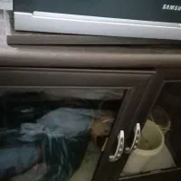 تلوزیون ۲۱ اینچ سامسونگ به همراه میز