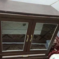 تلویزیون قدیمی با میز|تلویزیون و پروژکتور|مبارکه, |دیوار