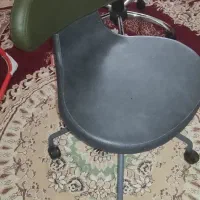صندلی چرخدار چرم
