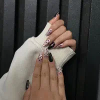 کاشت ناخن|خدمات آرایشگری و زیبایی|رشت, حمیدیان|دیوار