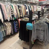 فروشنده پوشاک رنانه