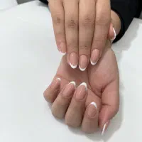 کاشت و خدمات ناخن
