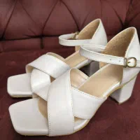 کفش سفید نو