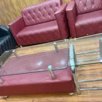 مبلمان و میز جلو مبلی چرم آلبالویی ۵ تومان|مبلمان خانگی و میز عسلی|رشت, پل تالشان|دیوار