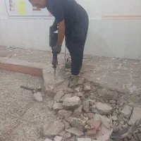 تخریب دیوار ارک  با چکش برقی