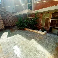 خونه زیر زمین با نور گیر عالی راه جدا حیاط اختصاصی