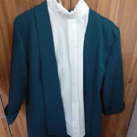 سلام‌یک‌کت‌وشلوار‌وتاپ‌ومقداری‌شال‌وروسری