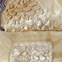 همراه دو بالشت.دو کوسن شکلاتی دوکوسن معمولی
