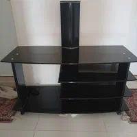 میز تلویزیون و دو عدد ویترین