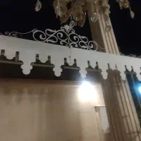 مجسمه پلی استر/ طاق فلزی/بک گراند /