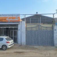 کارگر وارد در و پنجره upvc