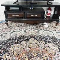 جاکفشی و میز تلوزیون