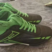 کفش ورزشی مناسب چمن|کیف، کفش، کمربند|خوی, |دیوار