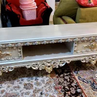 میز تی وی سلطنتی نو بفروش میرسد