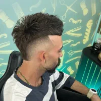 آرایشگر سیار هیرکات مدرن + شکل سازی با مو و ماساژ