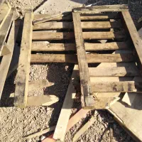 پالت چوبی|مصالح و تجهیزات ساختمان|اردکان, |دیوار