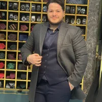 نیم پالتو|لباس|اصفهان, همدانیان|دیوار