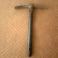 کلنگ دسته آهنی