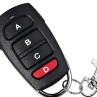 ریموت ماشین به همراه دو تا کلید گمشده