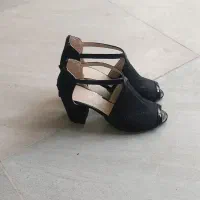 کفش مجلسی و کتونی