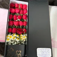 باکس گل رز سفید تاج تولد