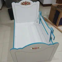 فرش کارتونی. تخت. میز تحریر انگیری بردز