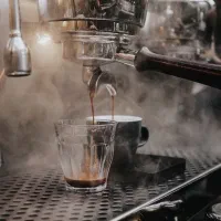 پذیرش و استخدام کار آموز باریستایی خانوم