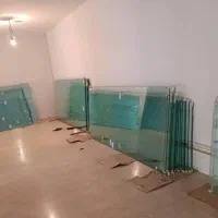 حمل شیشه جاب جایی طبقات با کارگر ماهر ماشین خرکدار