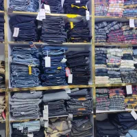 نیازمند فروشنده ماهر در لباس فروشی