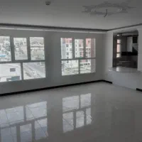 ۲۰۰ متری / دو پارکینگ / موقعیت عالی