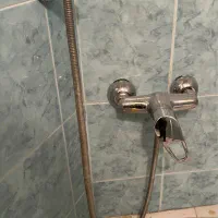 شیرآلات دستشویی کارکرده همراه با شلنگ و پای