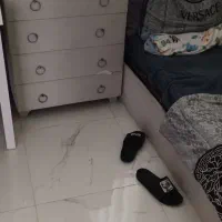 تخت دو نفره کم جا.عرض۱۶۰.کاملا تمیز با دراور|تخت و سرویس خواب|تهران, امام زاده حسن|دیوار