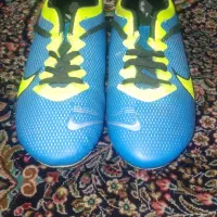 کفش فوتبالی چمن