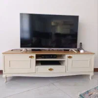 تلویزیون و میز تلویزیون