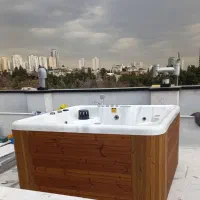 جکوزی لوکس دارای UV و مناسب باغ و ویلا و روفگاردن