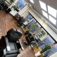 دستیار و آرایشگر ماهر