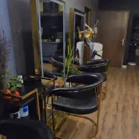 آینه سالنی سه عددو صندلی سه عدد و یک سرشور ،سالم|آرایشگاه و سالنهای زیبایی|مشهد, رضاشهر|دیوار