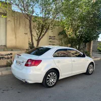 سوزوکی کیزاشی ۲۰۱۲