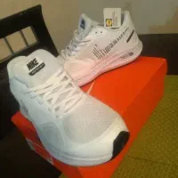 کتونی AIRZOOM NIKE42 نایک قابل استعلام|کیف، کفش، کمربند|تهران, وردآورد|دیوار