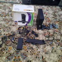 xbox 360 slim به همراه kinect و کارتن و اقلام دیگر