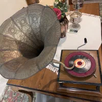 گرامافون هندلی قدیمی شیپور برنجی|کلکسیون اشیاء عتیقه|ساری, |دیوار