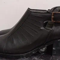 کفش سایز ۳۷